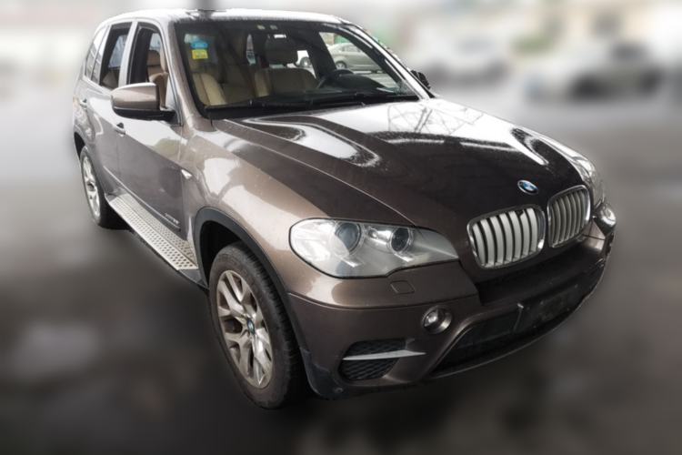 Used BMW X5 2013 xDrive35i Leading Model Front Right 45 Deg