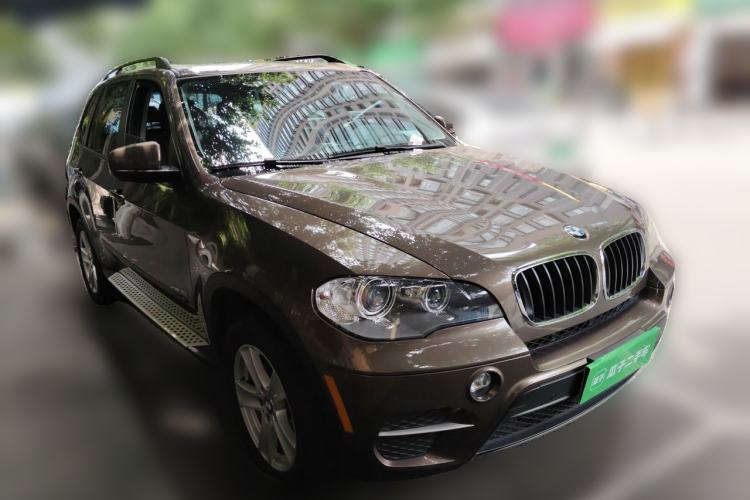 Used BMW X5  Front Right 45 Deg