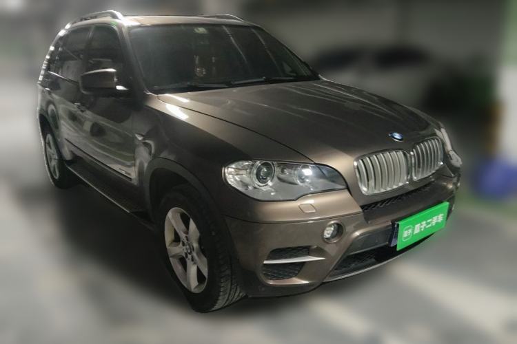 Used BMW X5 2013 xDrive35i Leading Model Front Right 45 Deg