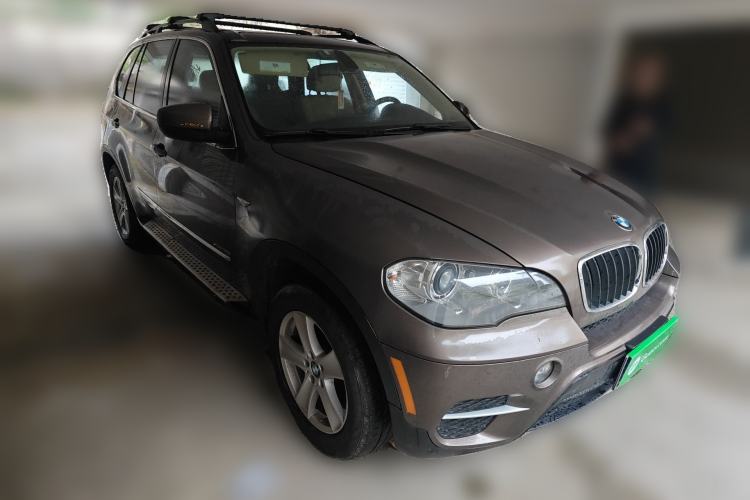 Used BMW X5  Front Right 45 Deg