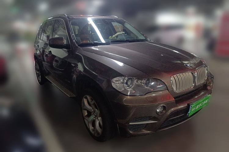 Used BMW X5 2013 xDrive35i Luxury Edition Front Right 45 Deg