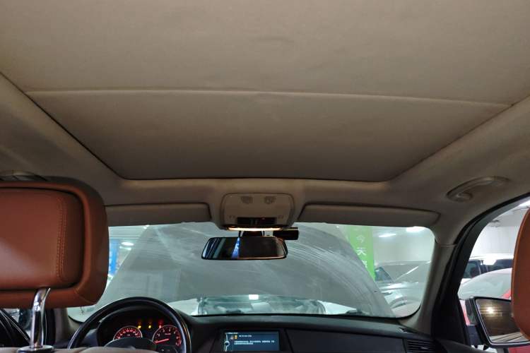 Used BMW X5 2013 xDrive35i Leading Model Headliner