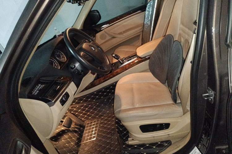 Used BMW X5 2013 xDrive35i Leading Model Left Front Seat