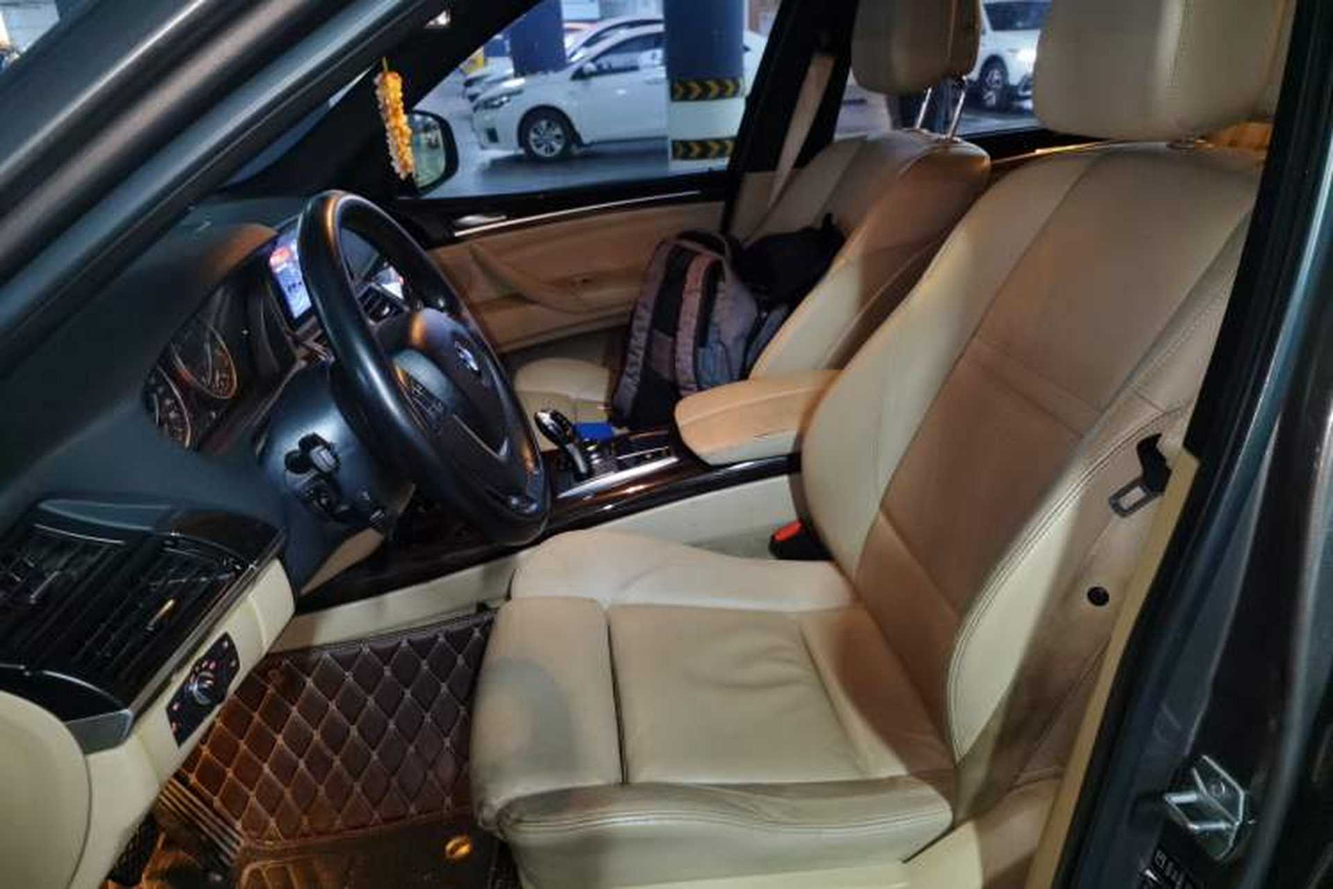 Used BMW X5 2013 xDrive35i Leading Model Left Front Seat