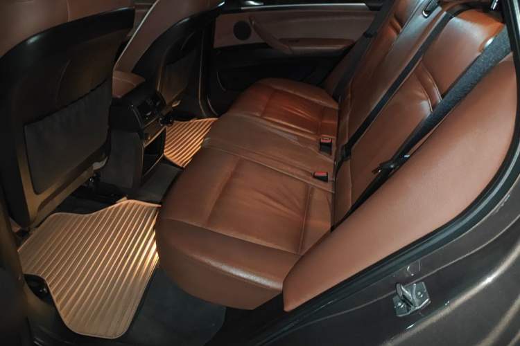 Used BMW X5  Left Rear Seat