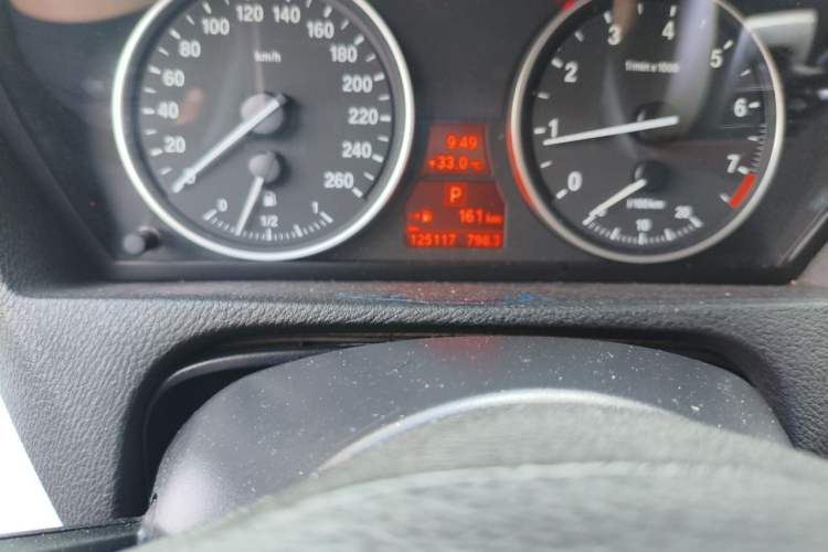 Used BMW X5 2013 xDrive35i Leading Model Odometer Close Up