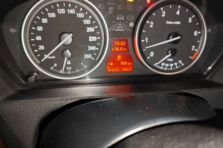 Used BMW X5  Odometer Close Up