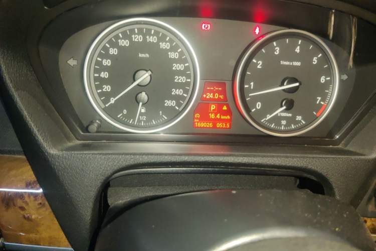 Used BMW X5 2013 xDrive35i Leading Model Odometer Close Up