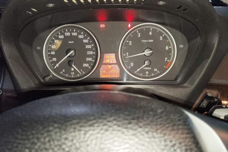 Used BMW X5 2013 xDrive35i Luxury Edition Odometer Close Up