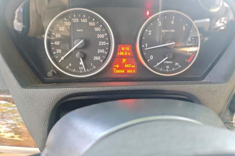Used BMW X5 2013 xDrive35i Leading Model Odometer Close Up