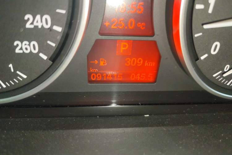 Used BMW X5 2013 xDrive35i Leading Model Odometer Close Up