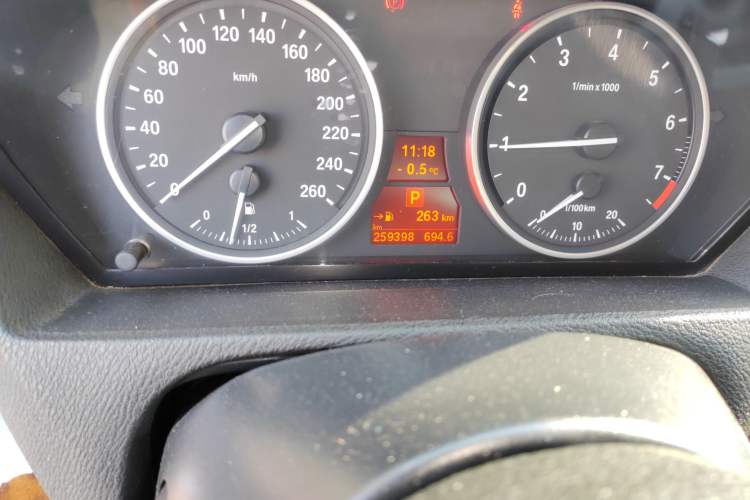 Used BMW X5 2013 xDrive35i Leading Model Odometer Close Up