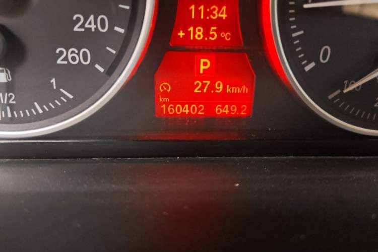 Used BMW X5 2013 xDrive35i U.S. specification Odometer Close Up