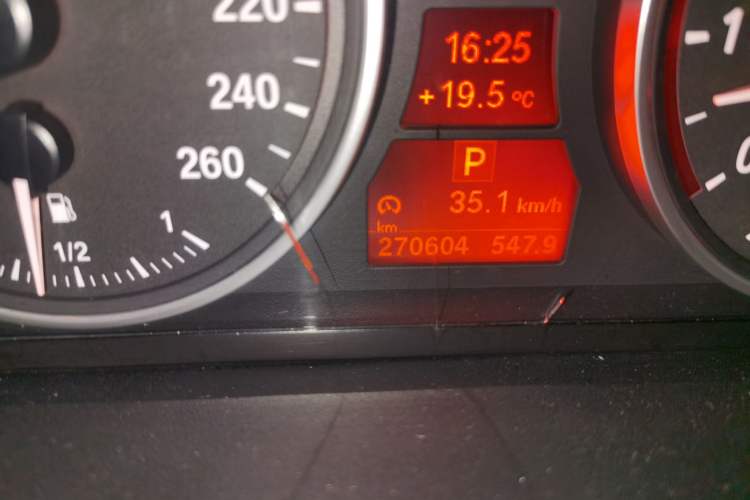 Used BMW X5 2013 xDrive35i Leading Model Odometer Close Up