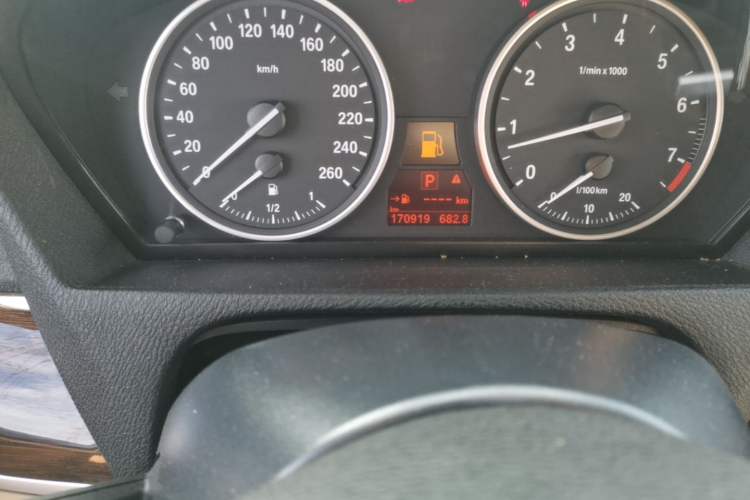 Used BMW X5 2013 xDrive35i Leading Model Odometer Close Up