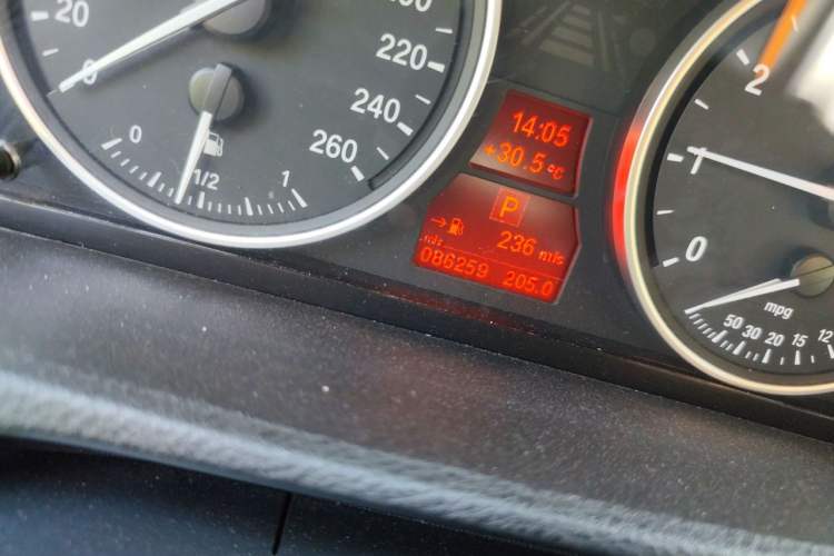 Used BMW X5  Odometer Close Up