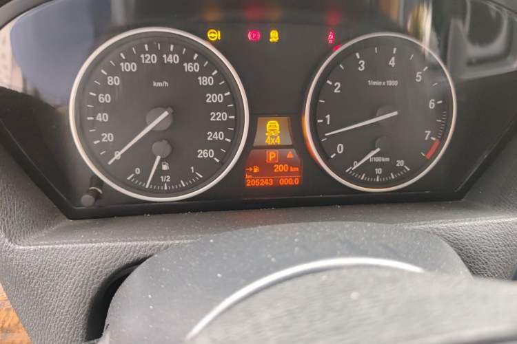 Used BMW X5 2013 xDrive35i Luxury Model Odometer Close Up