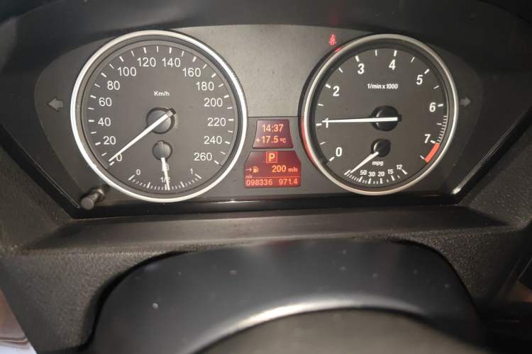 Used BMW X5  Odometer Close Up