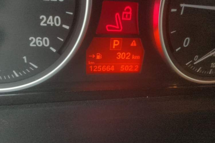 Used BMW X5 2013 xDrive35i Luxury Model Odometer Close Up