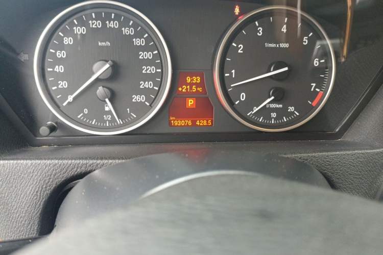 Used BMW X5 2013 xDrive35i Leading Model Odometer Close Up