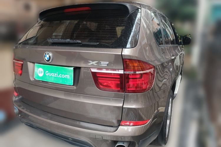 Used BMW X5 2013 xDrive35i Luxury Edition Rear Right 45 Deg