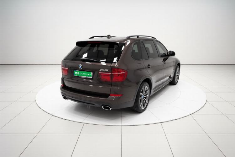 Used BMW X5 2013 xDrive35i Leading Model Rear Right 45 Deg