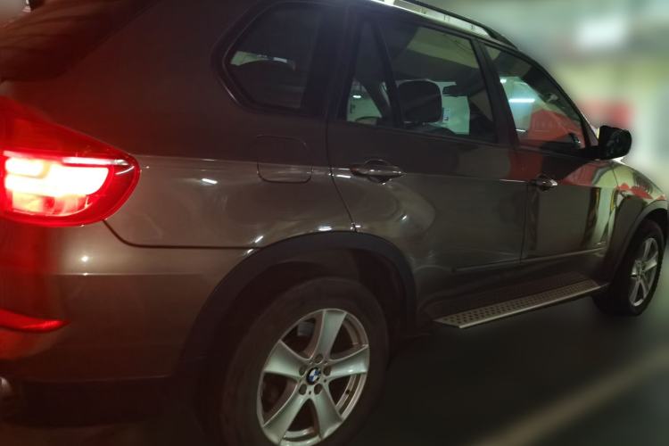 Used BMW X5 2013 xDrive35i Leading Model Rear Right 45 Deg