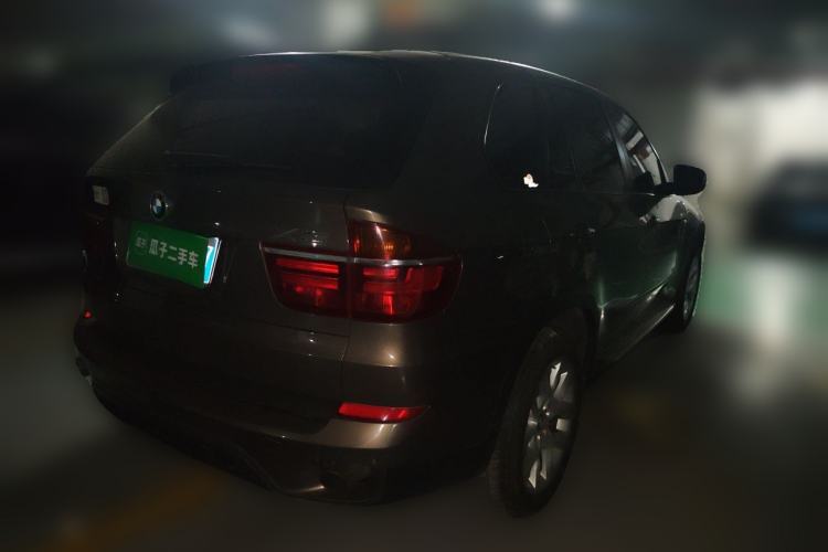 Used BMW X5 2013 xDrive35i Luxury Edition Rear Right 45 Deg