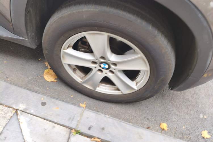 Used BMW X5 2013 xDrive35i Leading Model Right Front Wheel Hub