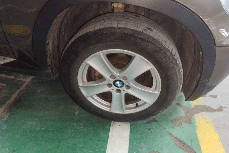 Used BMW X5 2013 xDrive35i Leading Model Right Front Wheel Hub