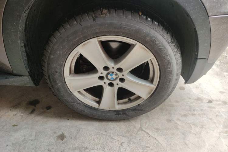 Used BMW X5 2013 xDrive35i Leading Model Right Front Wheel Hub