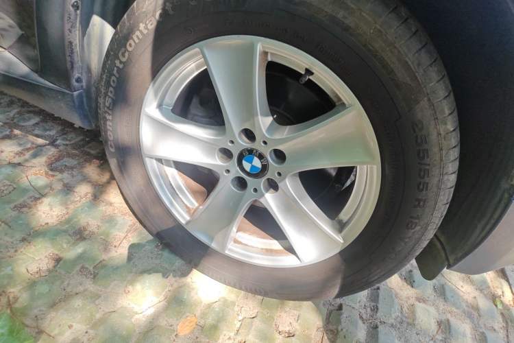 Used BMW X5 2013 xDrive35i Leading Model Right Front Wheel Hub
