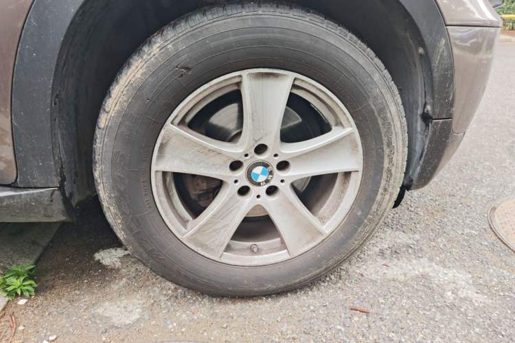 Used BMW X5 2013 xDrive35i U.S. specification Right Front Wheel Hub
