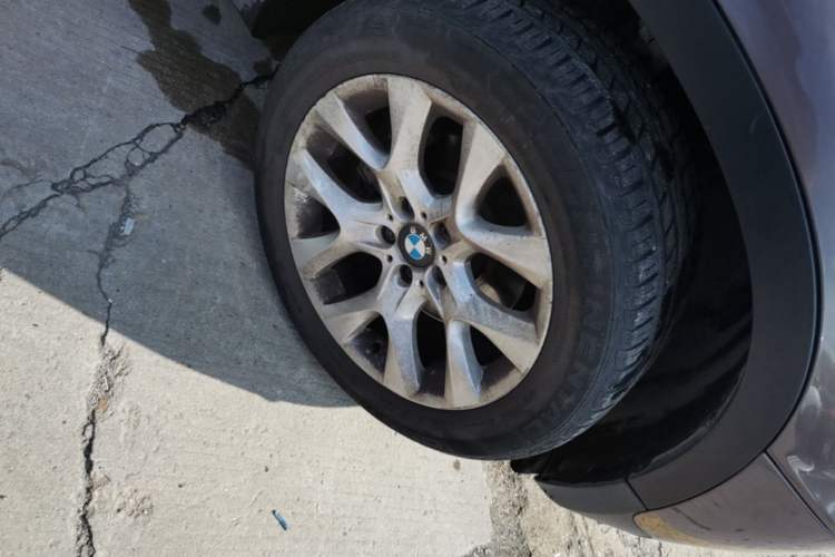Used BMW X5 2013 xDrive35i Leading Model Right Front Wheel Hub