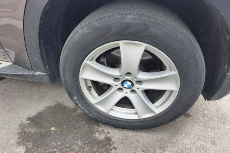 Used BMW X5 2013 xDrive35i Leading Model Right Front Wheel Hub