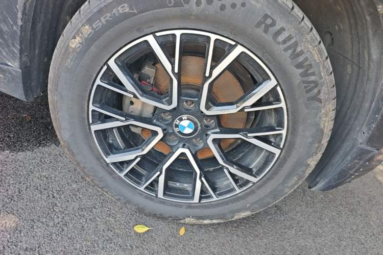 Used BMW X5  Right Front Wheel Hub