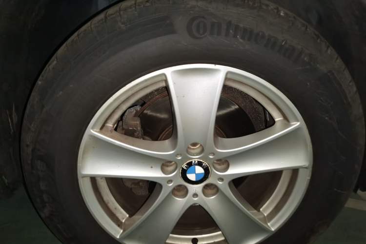 Used BMW X5 2013 xDrive35i Leading Model Right Front Wheel Hub