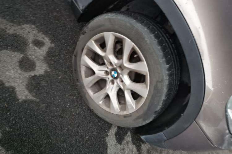 Used BMW X5 2013 xDrive35i Leading Model Right Front Wheel Hub