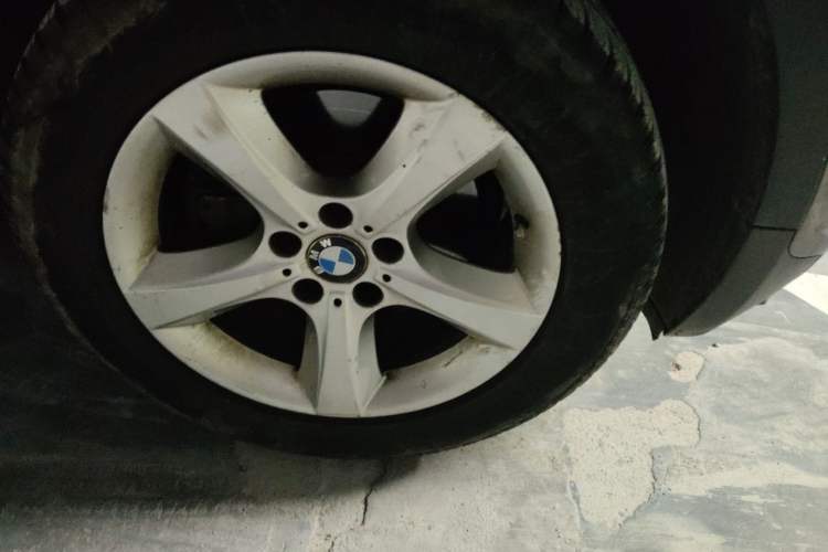 Used BMW X5 2013 xDrive35i Leading Model Right Front Wheel Hub