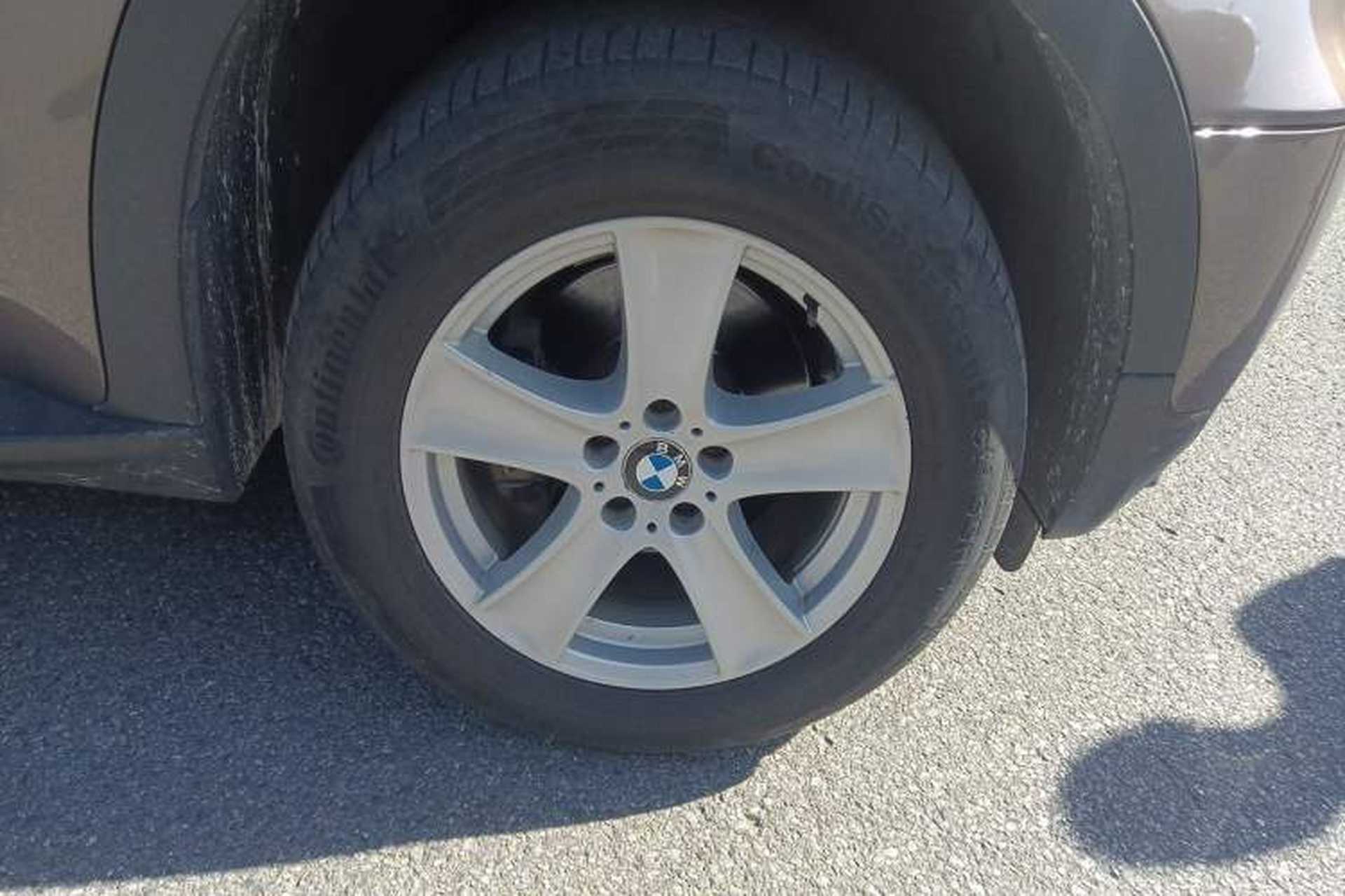 Used BMW X5 2013 xDrive35i Leading Model Right Front Wheel Hub