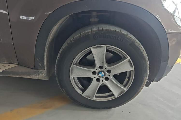 Used BMW X5 2013 xDrive35i Leading Model Right Front Wheel Hub
