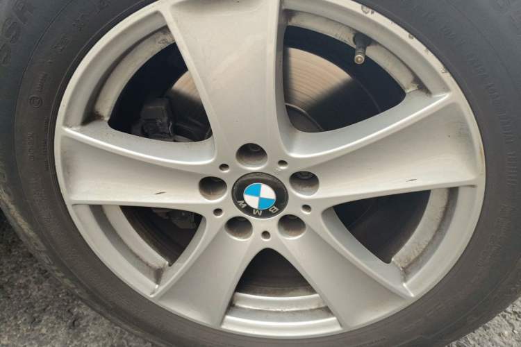 Used BMW X5 2013 xDrive35i Leading Model Right Front Wheel Hub