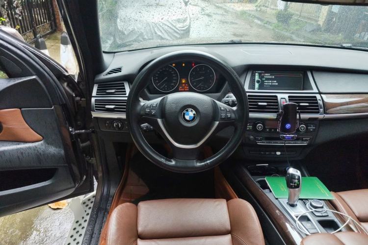 Used BMW X5 2013 xDrive35i Luxury Edition Steering Wheel