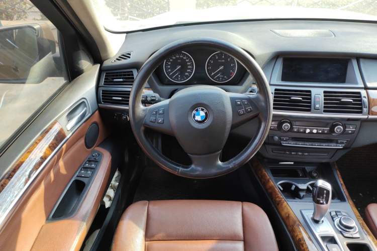Used BMW X5 2013 xDrive35i Leading Model Steering Wheel