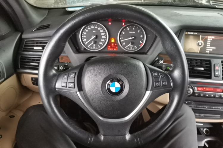 Used BMW X5 2013 xDrive35i Leading Model Steering Wheel
