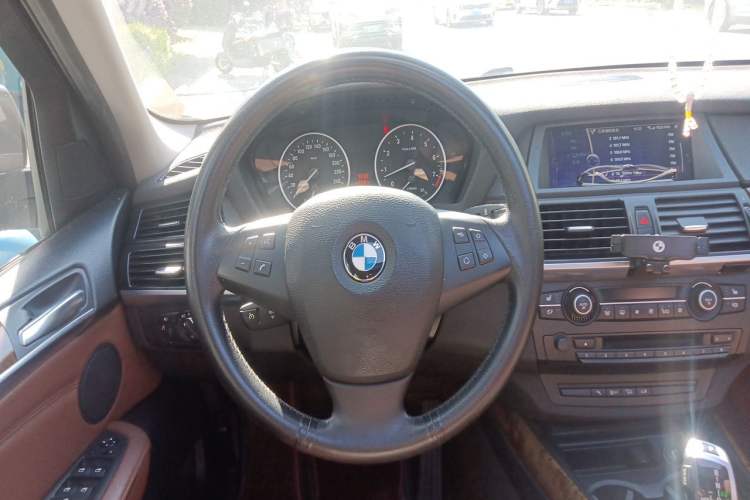 Used BMW X5 2013 xDrive35i Leading Model Steering Wheel