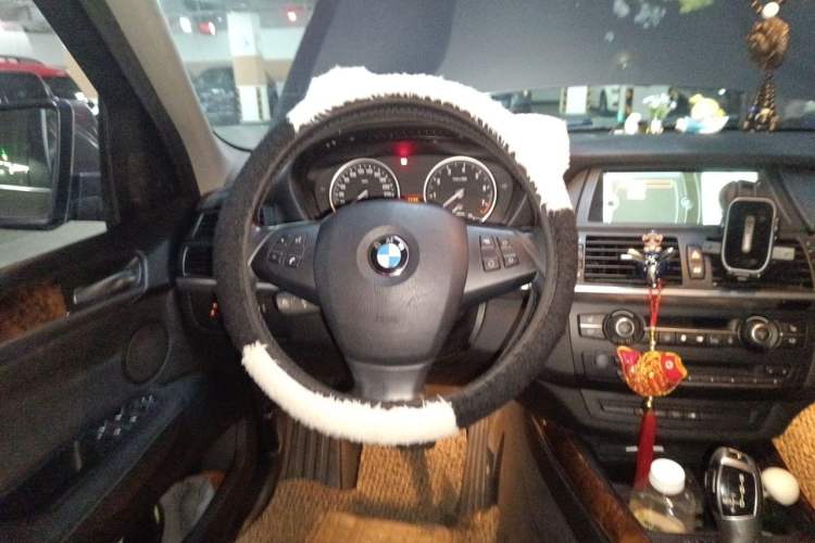 Used BMW X5 2013 xDrive35i Luxury Edition Steering Wheel