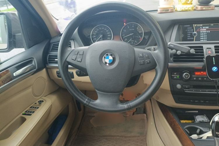 Used BMW X5 2013 xDrive35i Leading Model Steering Wheel