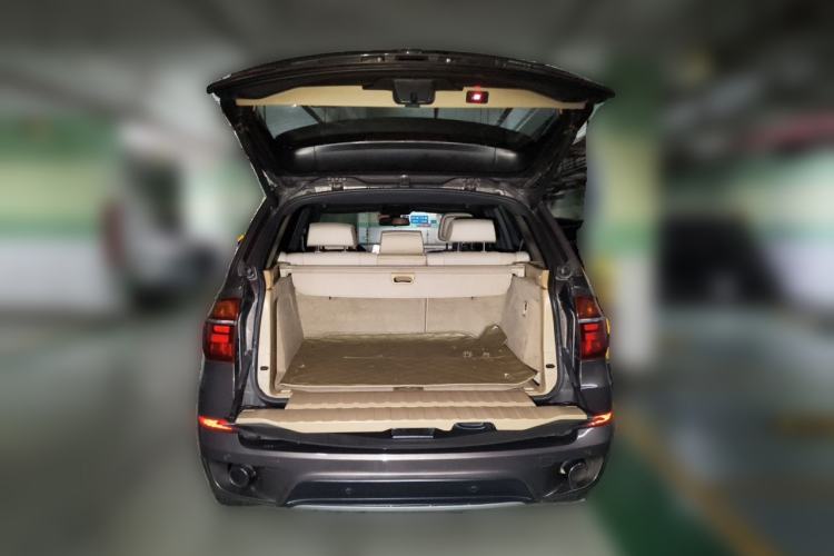 Used BMW X5 2013 xDrive35i Luxury Edition Trunk