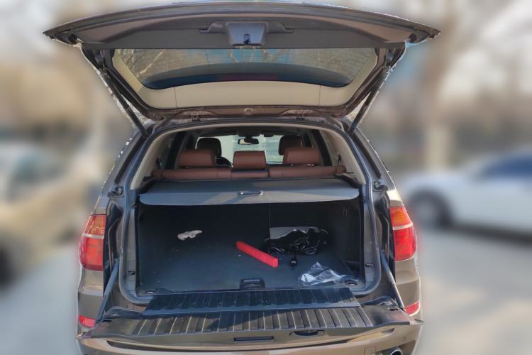 Used BMW X5 2013 xDrive35i Leading Model Trunk